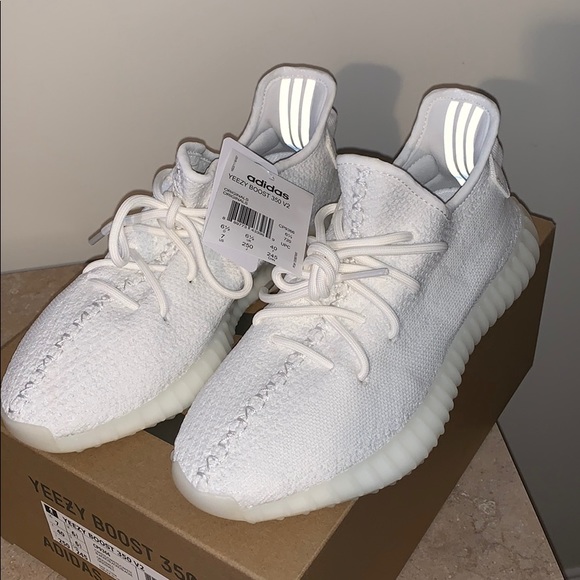 Yeezy Boost 350 - Picture 2 of 4